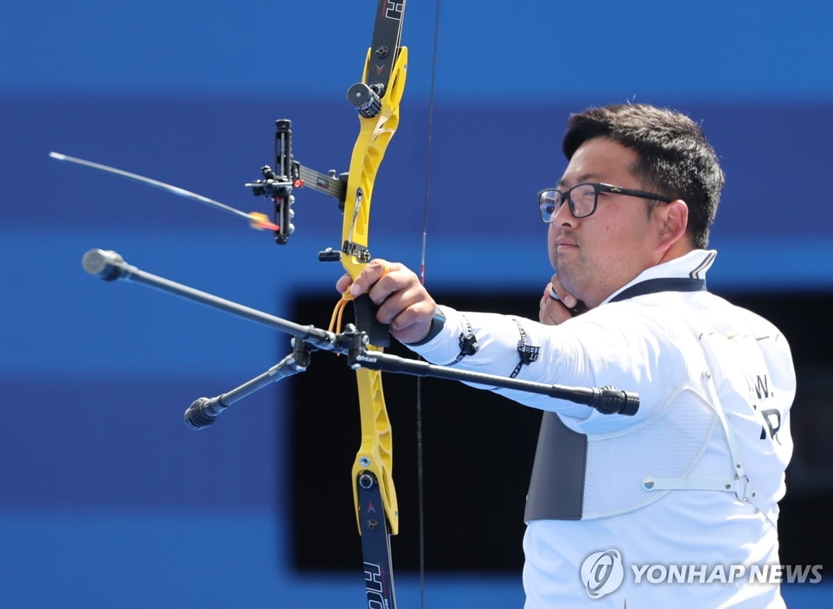 ⚽法甲半场：德尔卡斯蒂略点射破门登贝莱头槌追平 巴黎暂时1-1布雷斯特