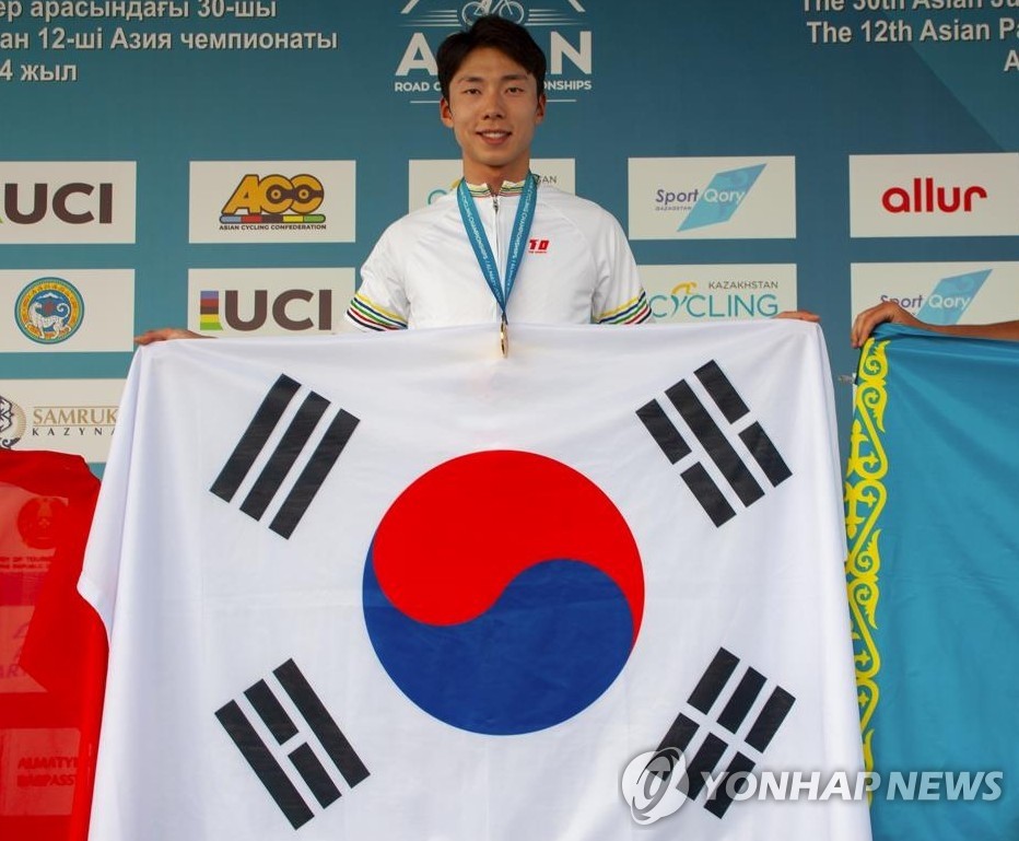 ⚽法甲半场：德尔卡斯蒂略点射破门登贝莱头槌追平 巴黎暂时1-1布雷斯特